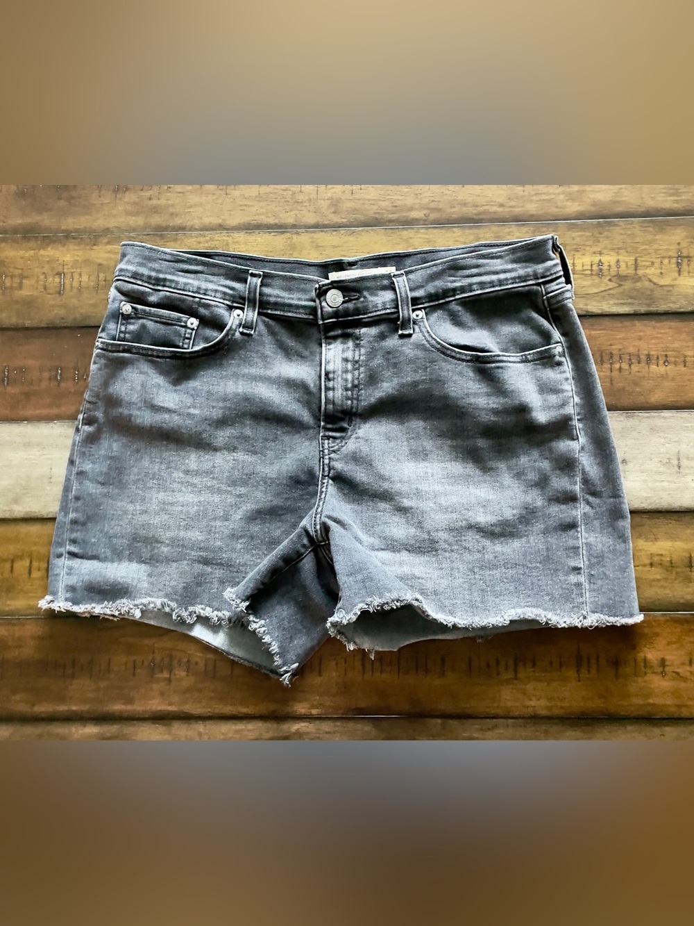 Levi’s Raw Hem Women's Denim Shorts — Gray Size 32
